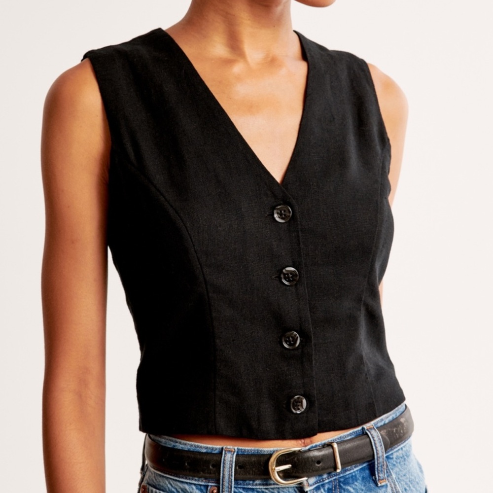 The A&F Mara Linen-Blend Vest